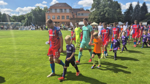 Foto 3 : FK Komárov - FC Viktoria Plzeň sobota 28.6.2025 v 10:30 v Komárově